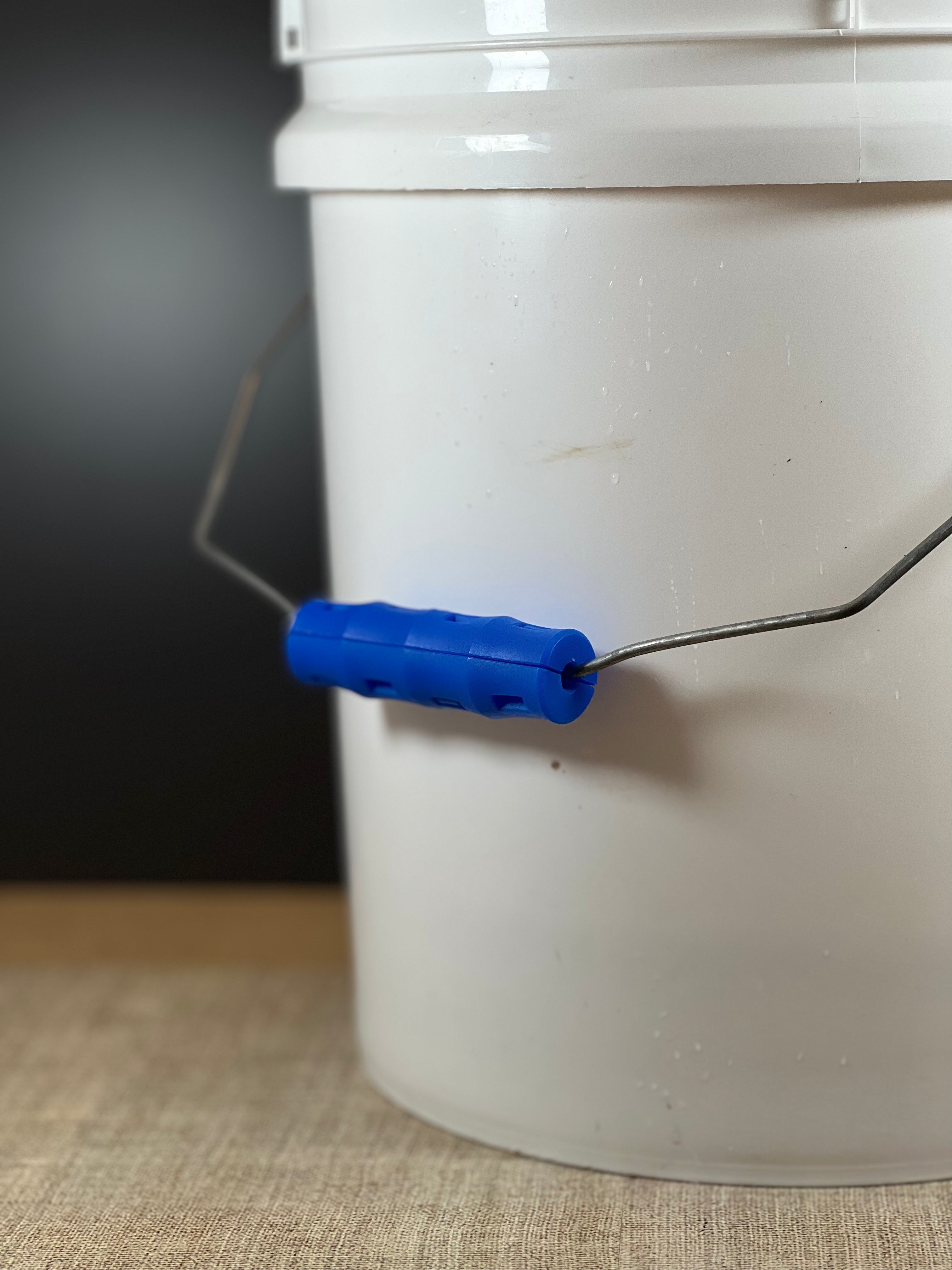 SNAPPY GRIP ERGONOMIC BUCKET HANDLE - BLUE