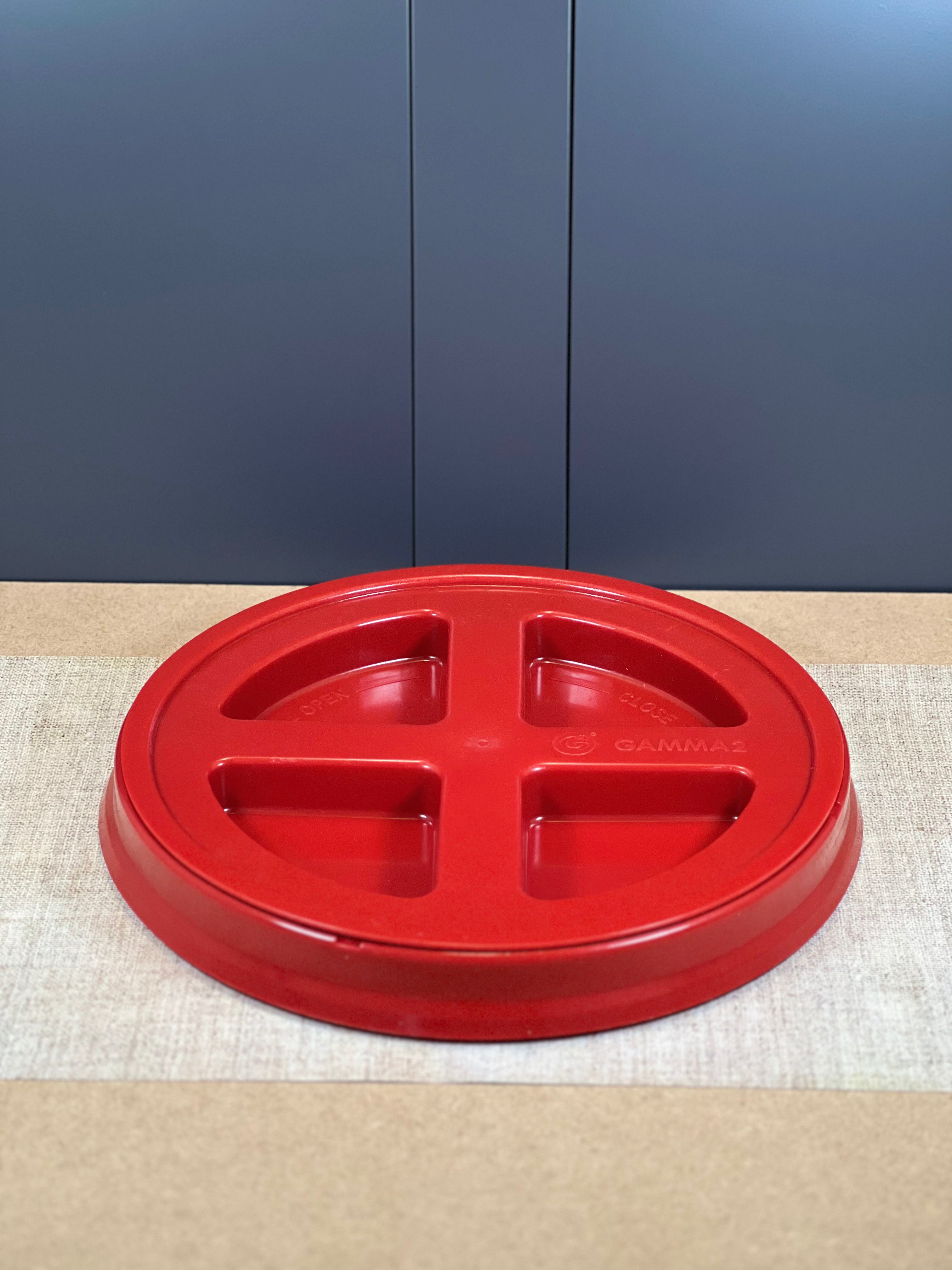 GRIT GUARD GAMMA SEAL BUCKET LID - Red